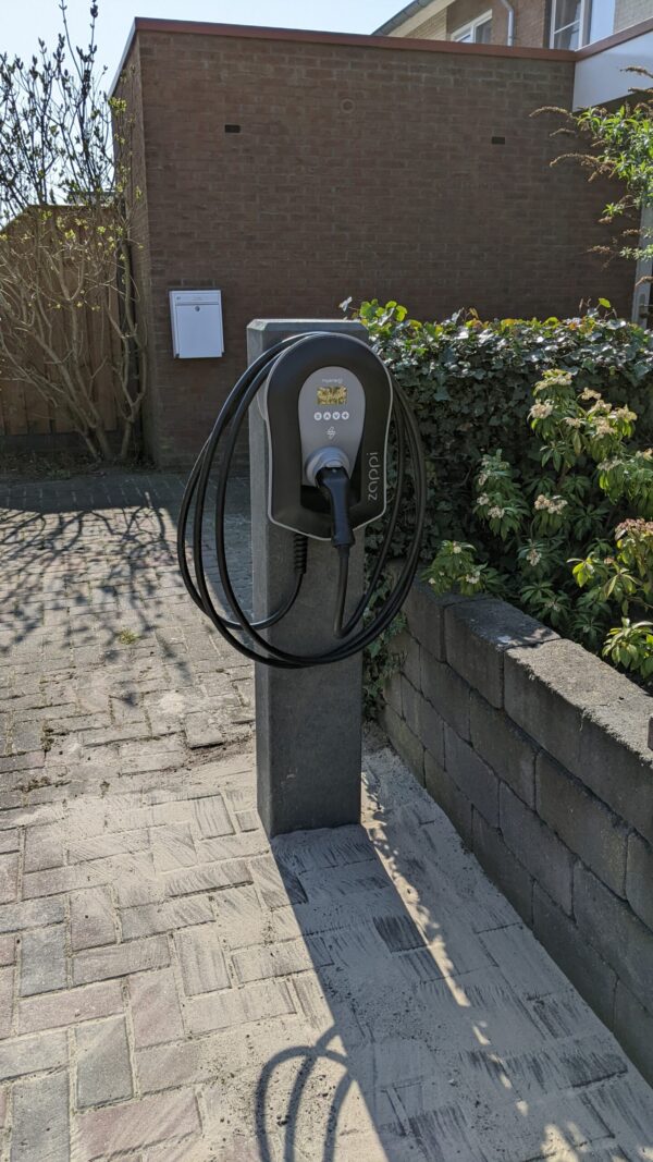 EV charger pedestal recycled plastic from laadzuil.com with Zappi Wallbox